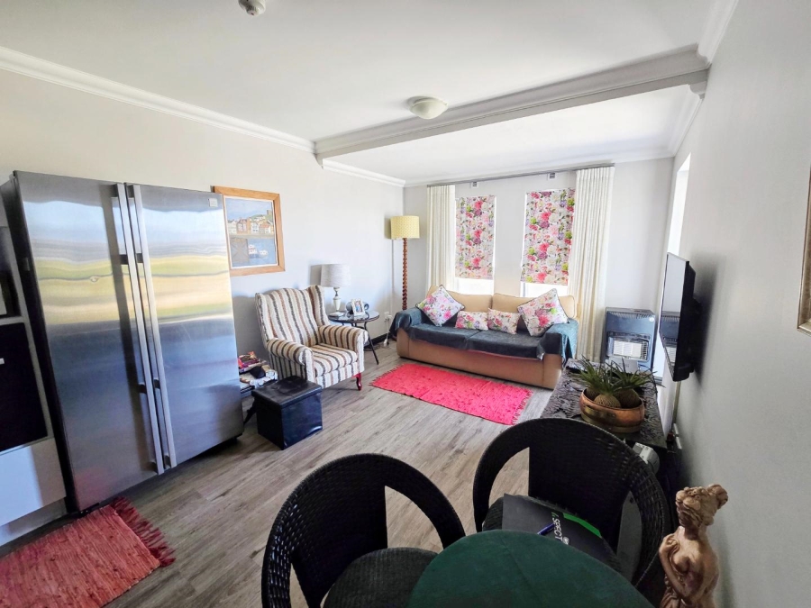 1 Bedroom Property for Sale in Buhrein Western Cape